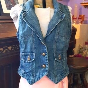 Chic Blue Denim Vest with Button Accents